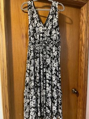 Torrid Black & White Floral Maxi Dress - V-Neck Women's Dress